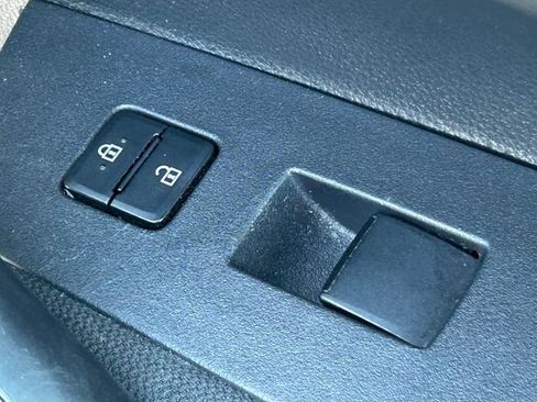 Used 2023 Toyota Corolla LE FWD image 32