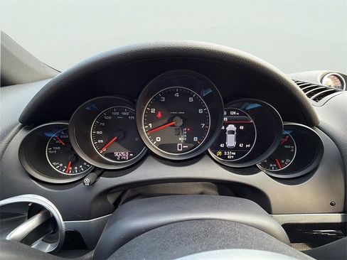 Used 2017 Porsche Cayenne Platinum Edition w/ Premium Package (PJV) image 39