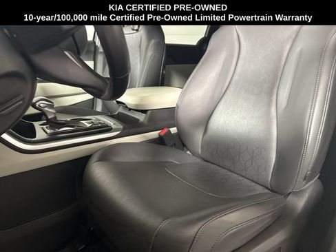 Certified 2023 Kia Carnival LX image 17