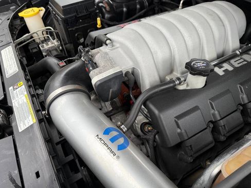 Used 2010 Dodge Challenger SRT8 image 29