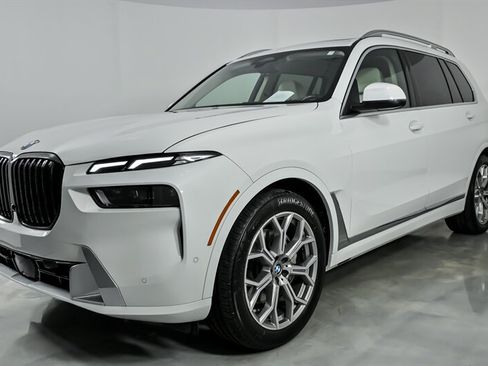Used 2023 BMW X7 xDrive40i AWD/4WD image 5