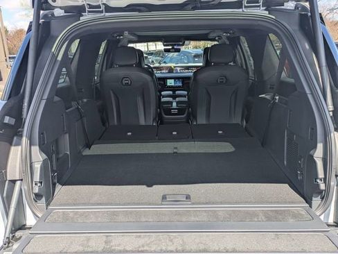 New 2026 Lincoln Navigator L Black Label AWD/4WD image 9