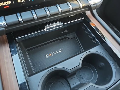 Used 2025 GMC Yukon Denali image 23