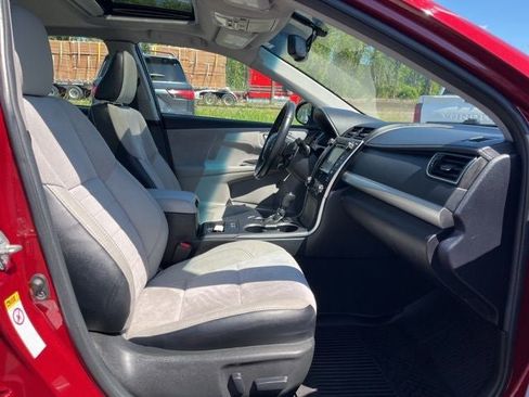 Used 2016 Toyota Camry XSE FWD image 12