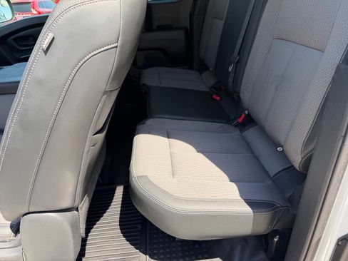 Used 2017 Nissan Titan S AWD/4WD image 16