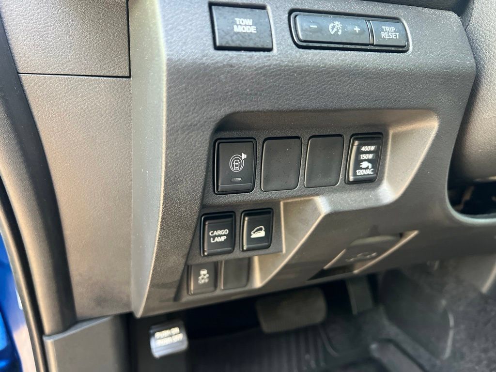 Used 2024 Nissan Frontier SL w/ Technology Package AWD/4WD image 31