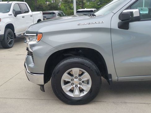 Used 2025 Chevrolet Silverado 1500 LT RWD image 11