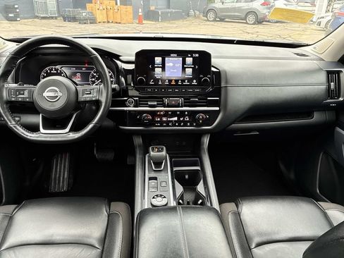 Certified 2024 Nissan Pathfinder SL w/ SL Premium Package AWD/4WD image 18