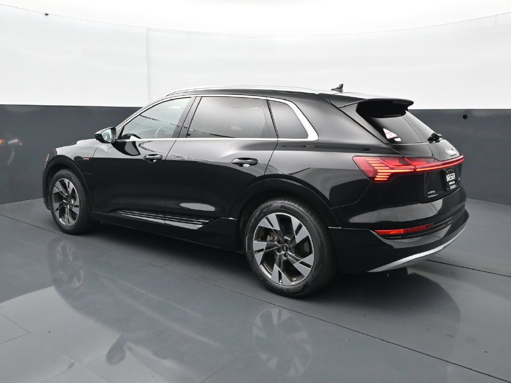 Used 2023 Audi e-tron Premium AWD/4WD image 4