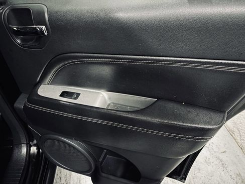 Used 2017 Jeep Compass High Altitude image 35