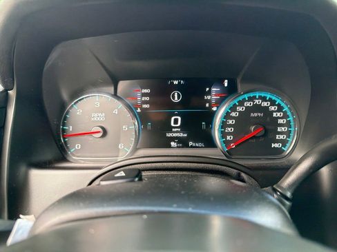 Used 2017 Chevrolet Suburban Premier AWD/4WD image 16