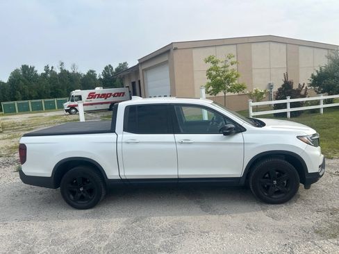 Used 2021 Honda Ridgeline Black Edition image 6
