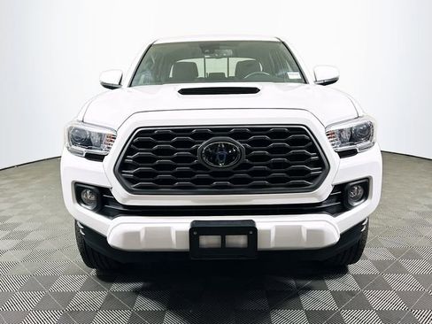 Certified 2022 Toyota Tacoma TRD Sport image 3