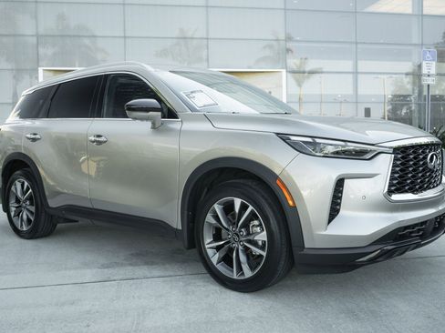 Used 2025 INFINITI QX60 Luxe image 3