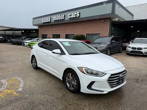 Used 2018 Hyundai Elantra SEL FWD image 2