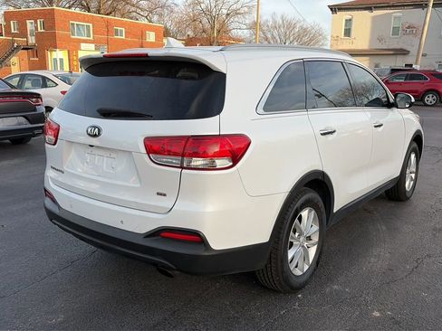 Used 2017 Kia Sorento FWD w/ LX Convenience Package image 5