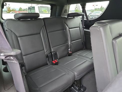 Used 2023 Chevrolet Suburban LT image 30