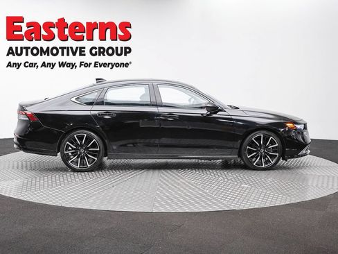 Used 2023 Honda Accord Touring image 4