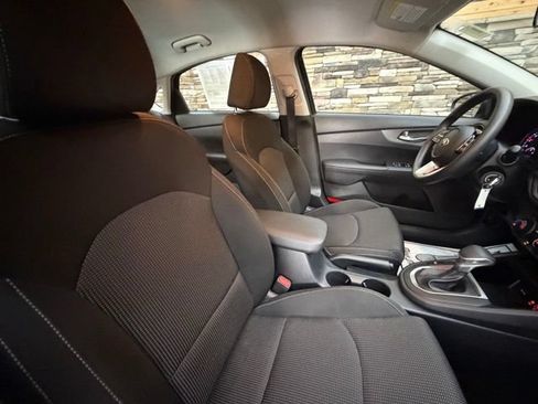 Used 2021 Kia Forte LXS FWD image 17