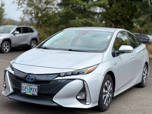 Used 2021 Toyota Prius Prime Limited FWD image 1