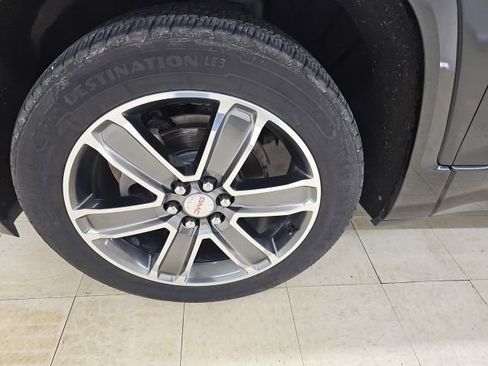 Used 2018 GMC Acadia Denali image 26