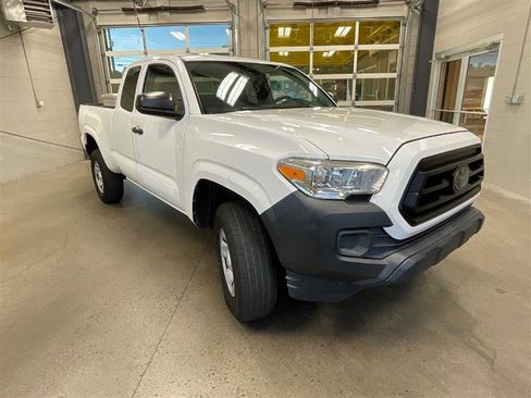 Used 2020 Toyota Tacoma SR image 7