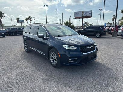 Used 2023 Chrysler Pacifica Limited