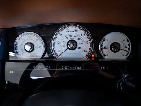 Used 2018 Rolls-Royce Wraith image 45