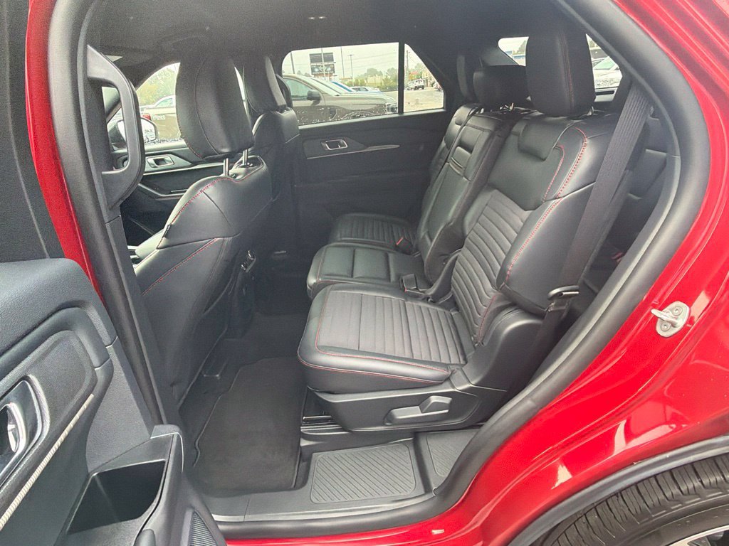 Used 2026 Ford Explorer ST-Line w/ Premium Package RWD image 13