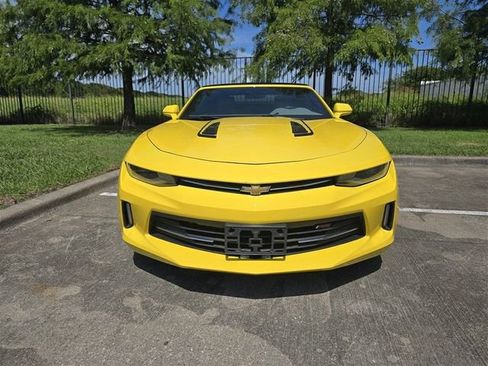 Used 2018 Chevrolet Camaro LT w/ RS Package RWD image 9