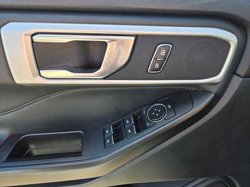 Used 2020 Ford Explorer XLT w/ Equipment Group 202A image 18