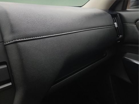 Used 2025 Nissan Pathfinder S FWD image 22