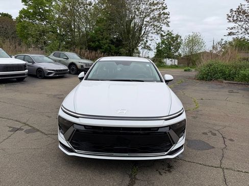 New 2026 Hyundai Sonata SEL FWD image 2