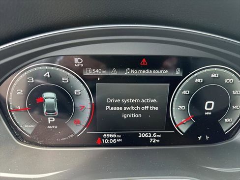 Certified 2025 Audi Q5 2.0T Premium w/ Convenience Plus Package image 5