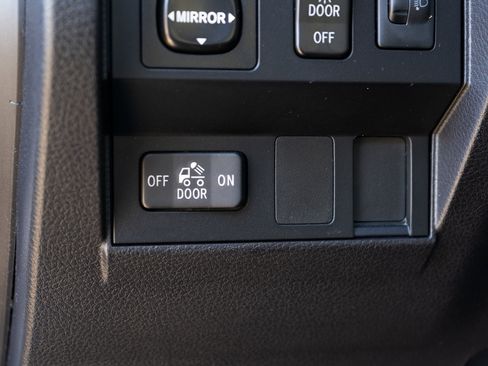 Used 2016 Toyota Tundra SR5 image 40