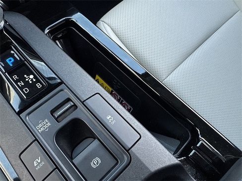 Used 2024 Toyota Prius Limited image 21