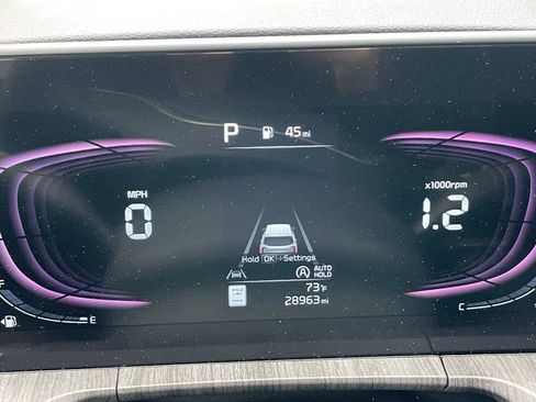 Used 2023 Kia Telluride EX w/ EX Captain's Chair Package image 4