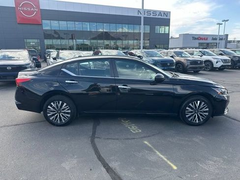 Used 2024 Nissan Altima 2.5 SV AWD/4WD image 13