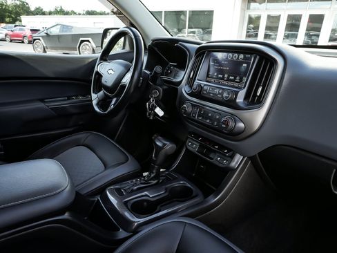 Used 2018 Chevrolet Colorado Z71 w/ Centennial Edition AWD/4WD image 38