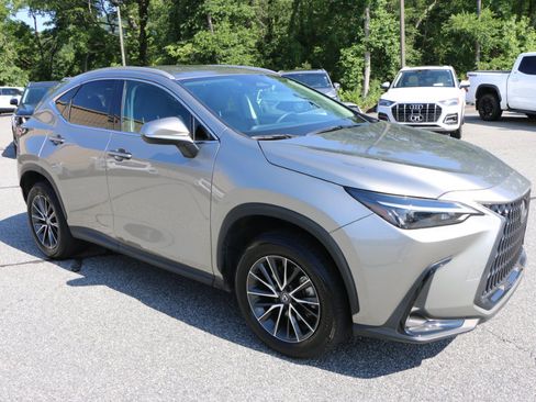 Used 2024 Lexus NX 250 FWD w/ Towing Package (2000 Lbs) image 10