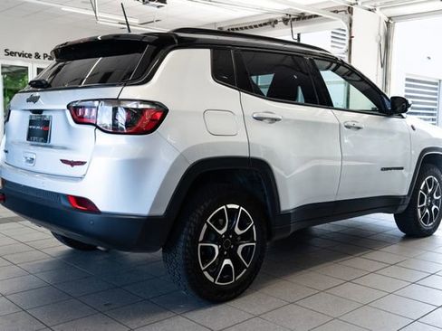 Used 2025 Jeep Compass Trailhawk AWD/4WD image 6