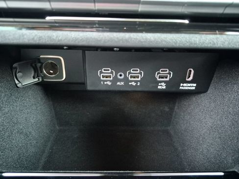 Used 2024 Jeep Wagoneer 4WD w/ Rear Seat Video Group 1 image 37