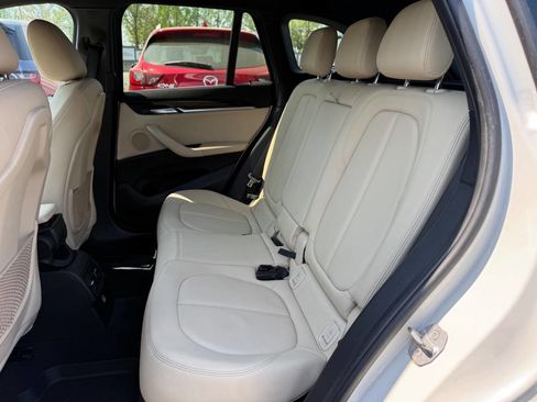 Used 2017 BMW X1 xDrive28i image 10