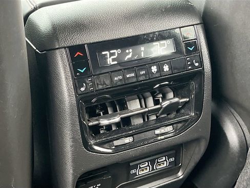 Used 2023 Jeep Grand Cherokee Summit RWD image 27