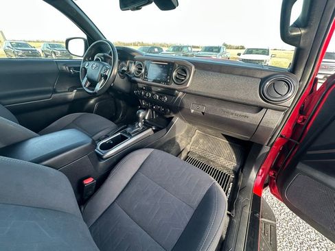 Used 2019 Toyota Tacoma TRD Sport image 31