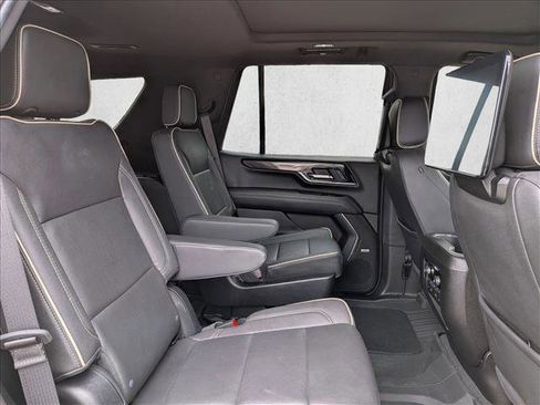Used 2025 GMC Yukon Elevation w/ Elevation Premium Package RWD image 14