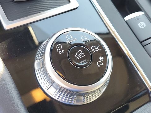 Used 2024 Mitsubishi Outlander ES image 33