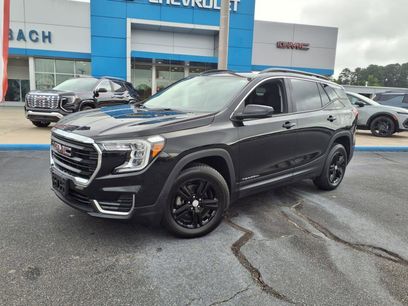 Used 2022 GMC Terrain SLE w/ Driver Convenience Package