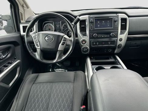 Used 2017 Nissan Titan SV image 22