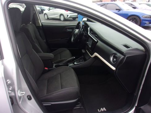 Used 2018 Toyota Corolla iM image 14